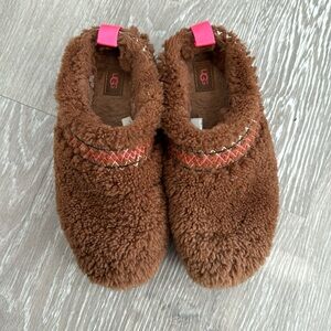 Ugg Tazz Braid Slipper in hardwood